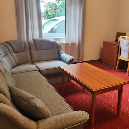 Hotel Dowhań Nowe Buitenkant foto