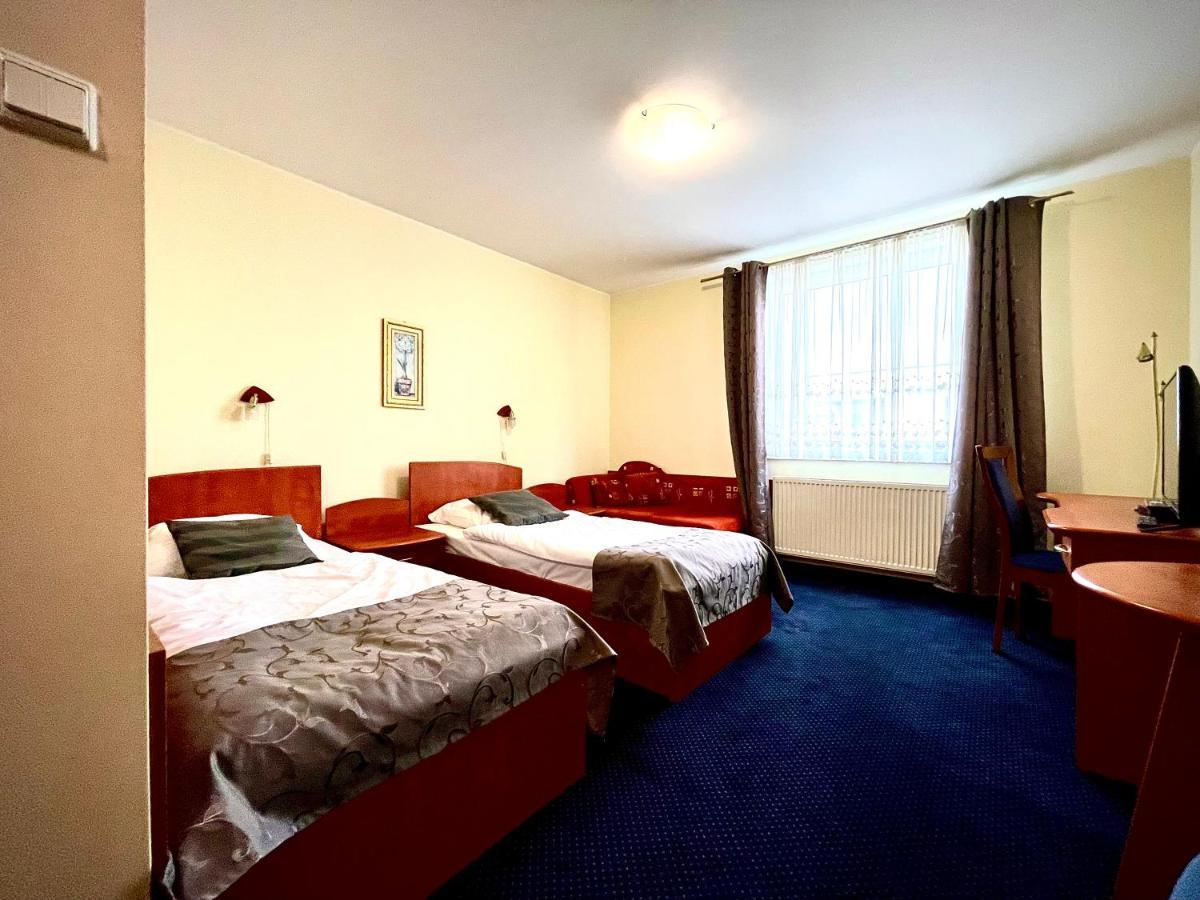 Hotel Dowhań Nowe Buitenkant foto