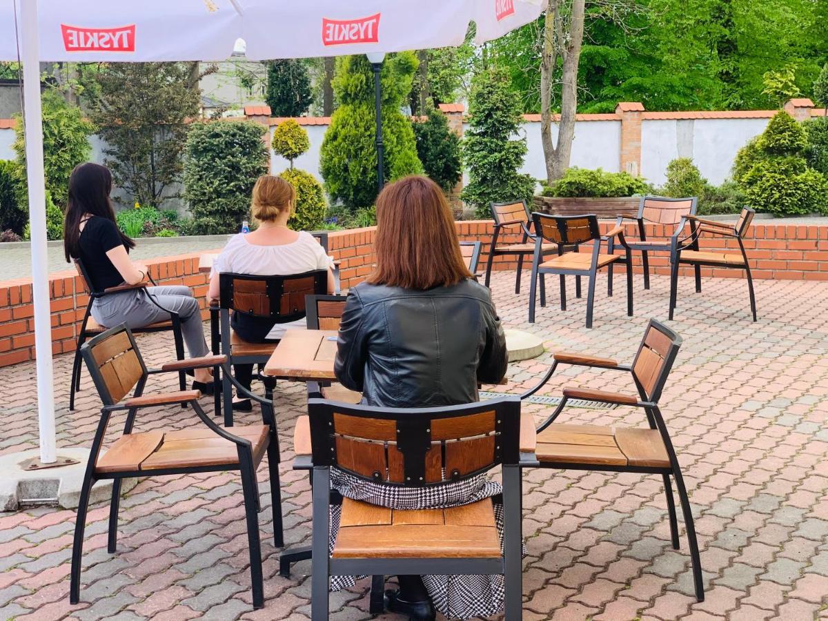 Hotel Dowhań Nowe Buitenkant foto