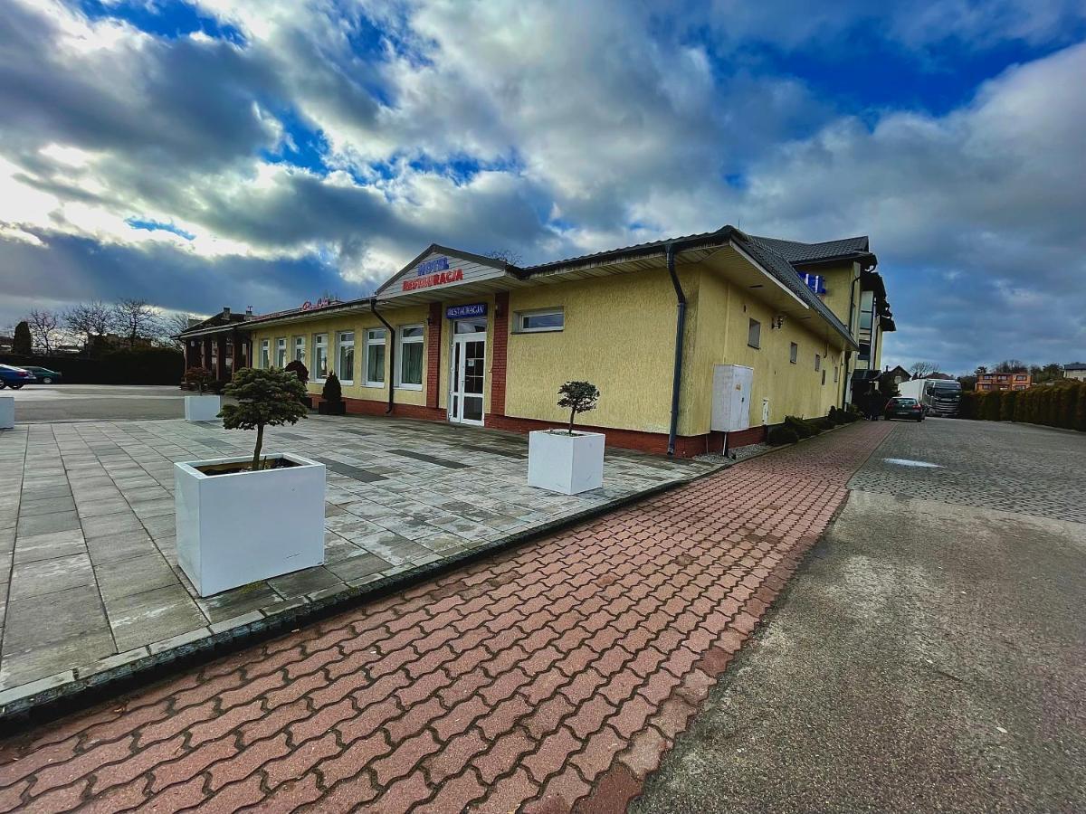 Hotel Dowhań Nowe Buitenkant foto