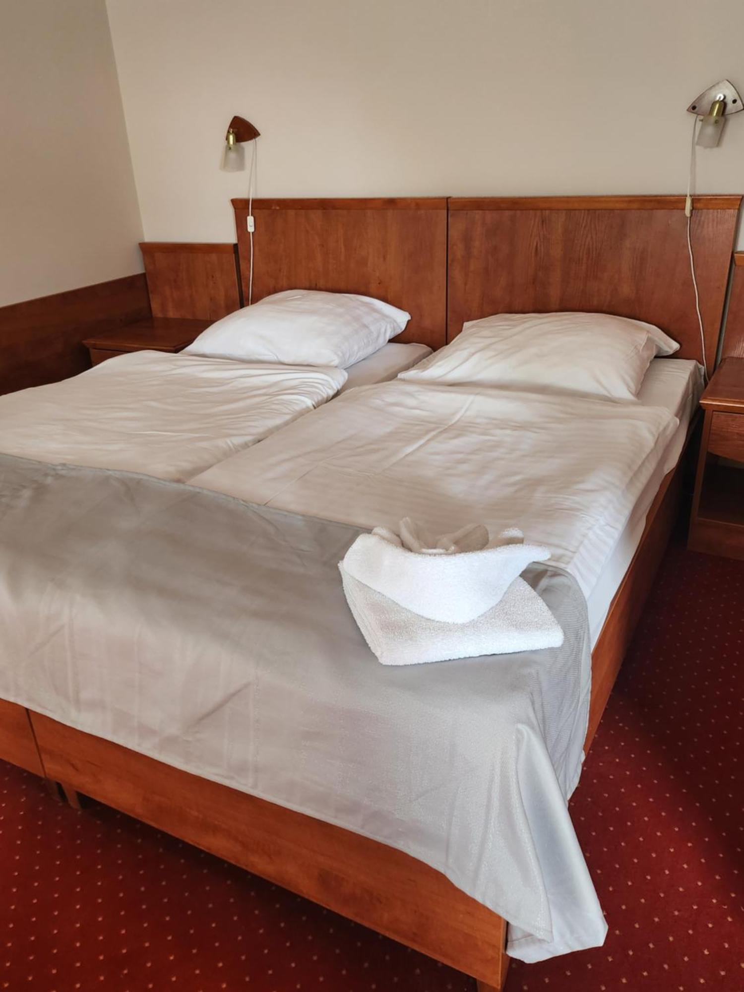 Hotel Dowhań Nowe Buitenkant foto